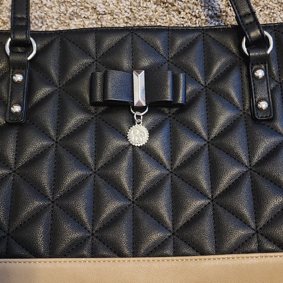 Jessica Simpson Large Quilted Handbag Tote Purse - Picture 8 of 9